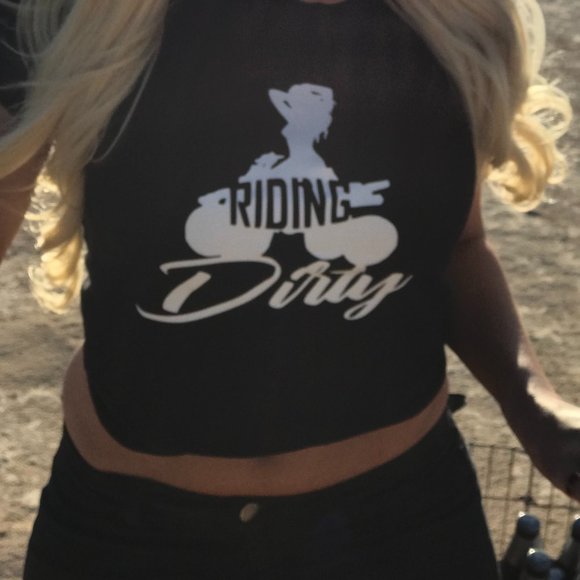 DIRTY REBEL "RIDING DIRTY" T shirt SIZE SM - Picture 2 of 2